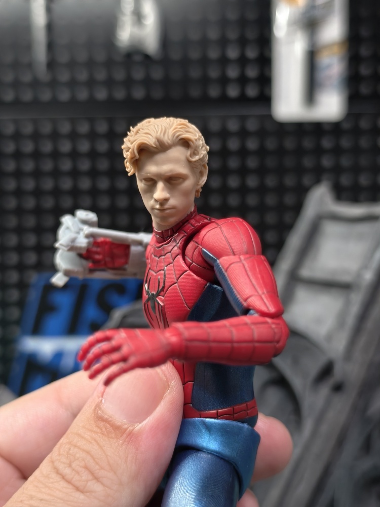 【Pre-order】1/12 Tom Holland Head sculpt and pulse gauntlet