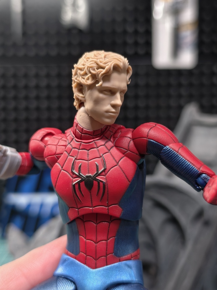 【Pre-order】1/12 Tom Holland Head sculpt and pulse gauntlet