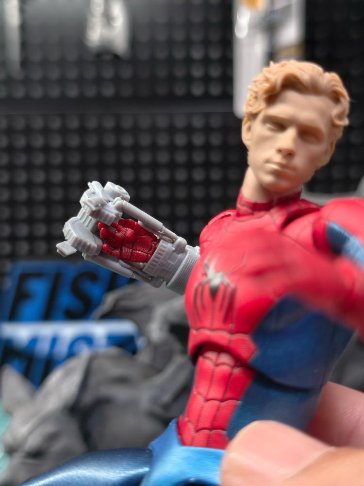 【Pre-order】1/12 Tom Holland Head sculpt and pulse gauntlet