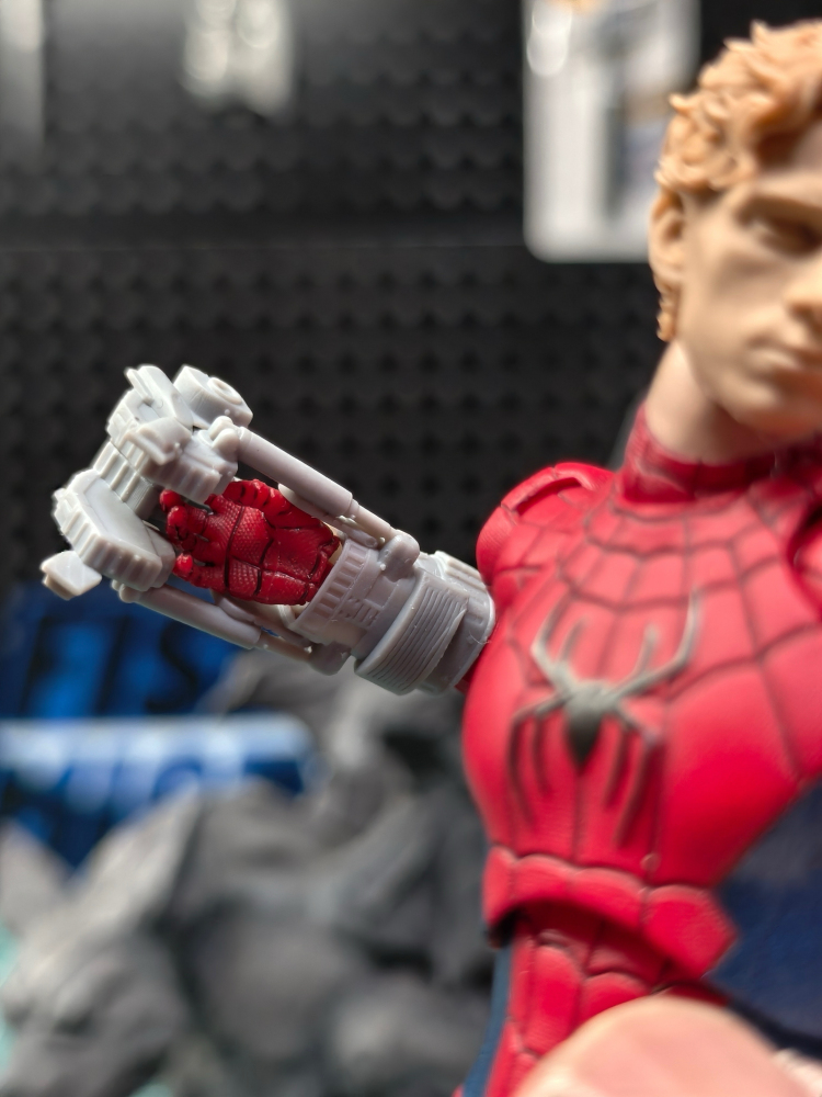 【Pre-order】1/12 Tom Holland Head sculpt and pulse gauntlet