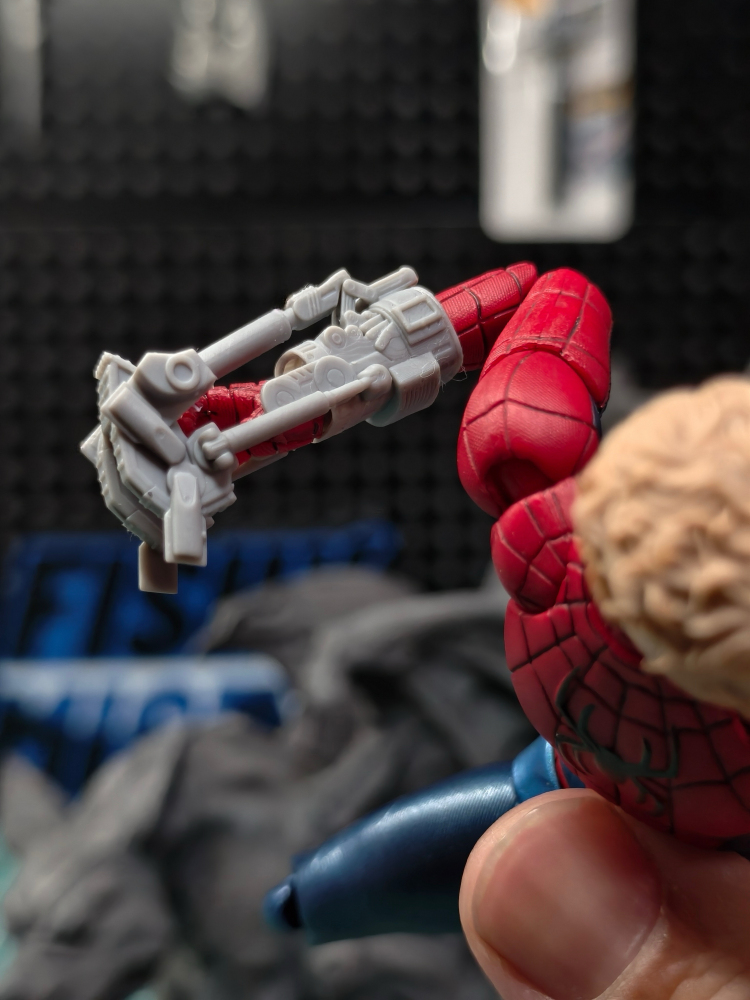 【Pre-order】1/12 Tom Holland Head sculpt and pulse gauntlet