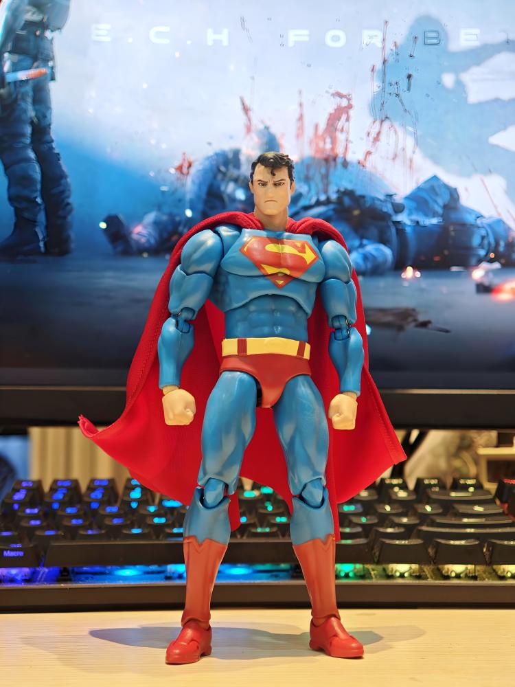 【Available】1/12 Messtoys HUSH Superman Action figure