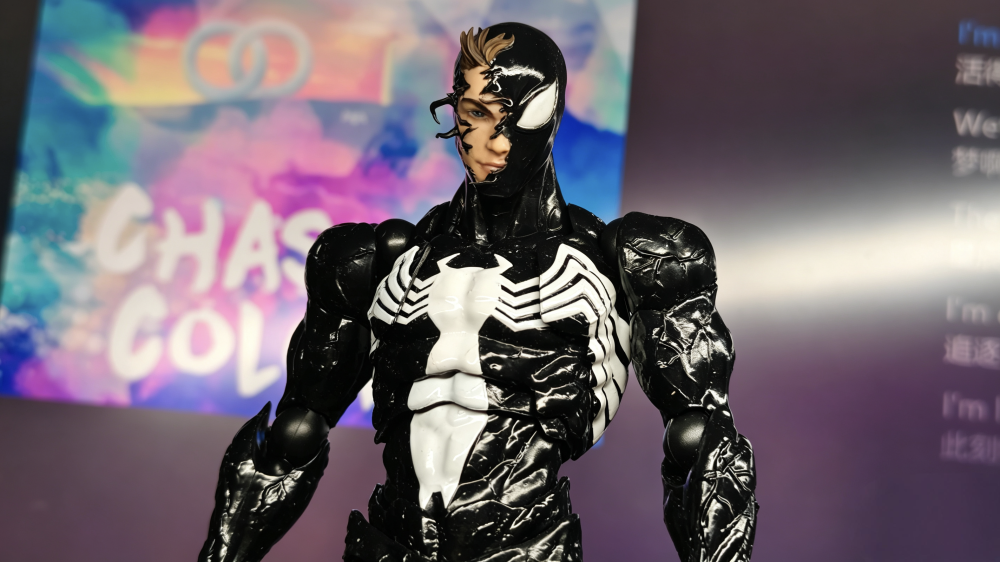 【Pre-order】1/12 Kaiyodo Venom Symbiote Attached Half-Face Head Sculpture Peter Parker