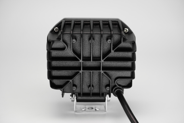 مصباح كشاف LED خارجي بعدسة عرض ضوئية للدراجات النارية والسيارات