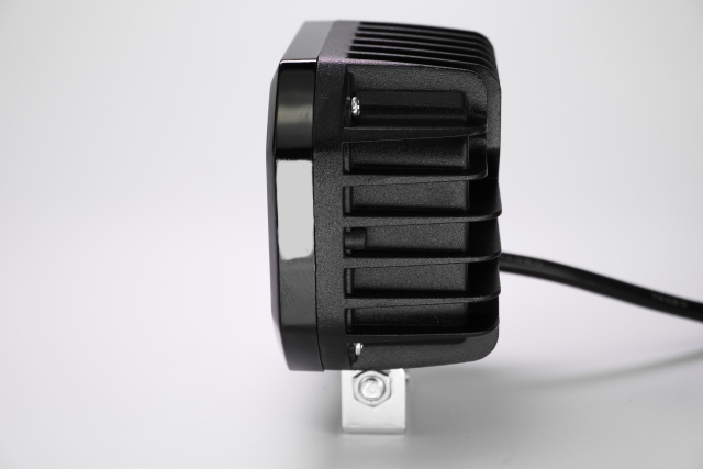 مصباح كشاف LED خارجي بعدسة عرض ضوئية للدراجات النارية والسيارات