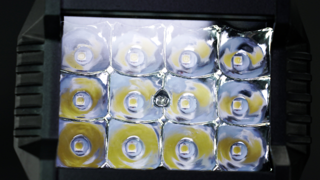 شريط إضاءة LED للسيارات والدراجات النارية على الطرق الوعرة