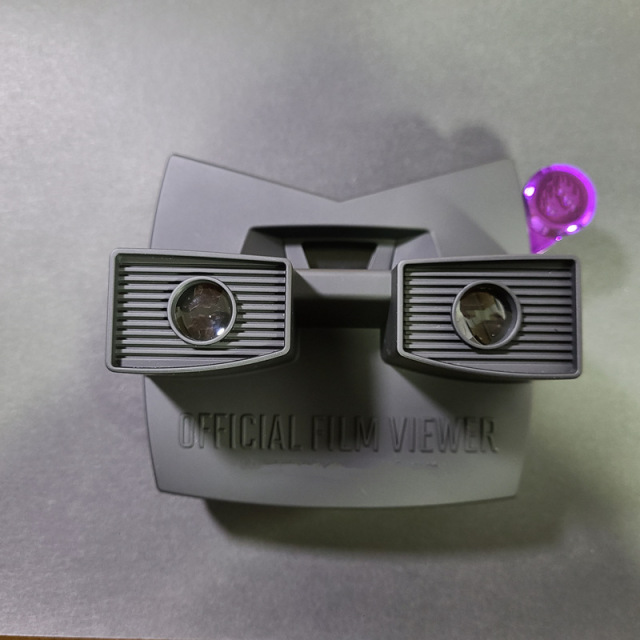 Classic 3D Reel Viewer for Kids – Retro Style Stereoscope Toy with Picture Discs (Model:SNRV093)