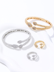 Double-tailed Snake Diamond Bracelet