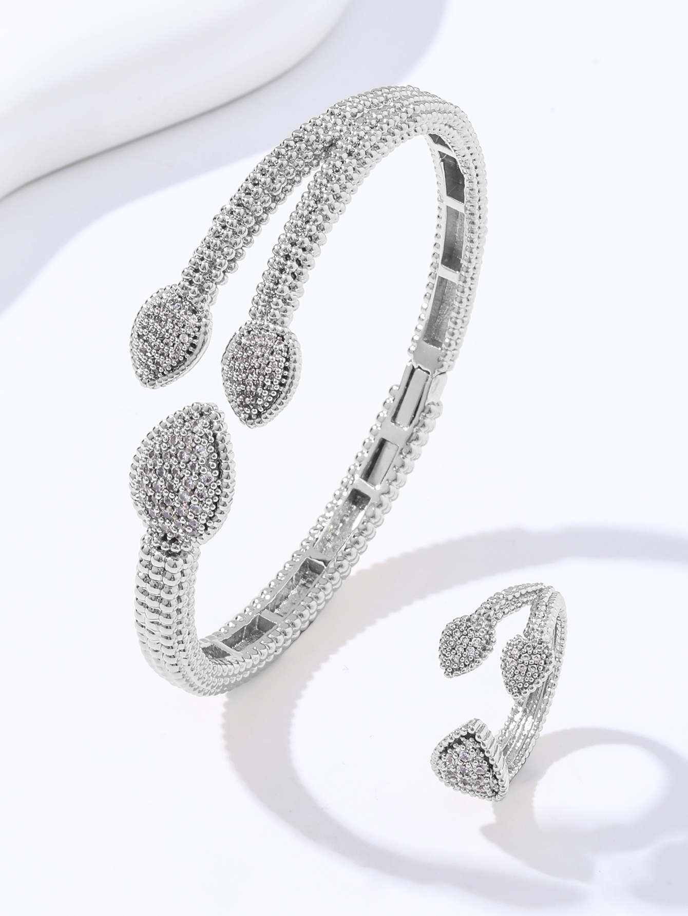 Double-tailed Snake Diamond Bracelet