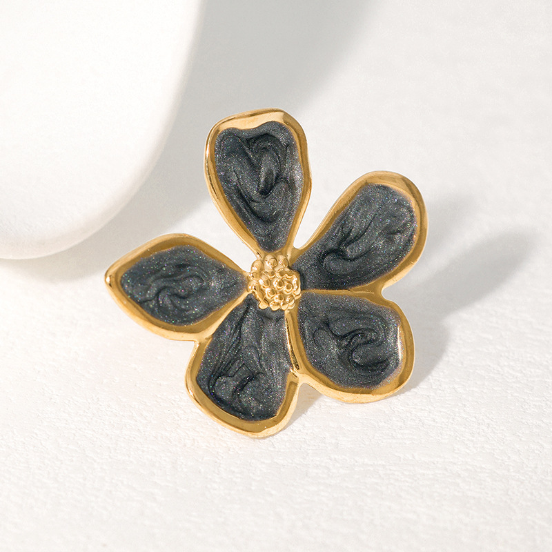 Black and White Floral Ring