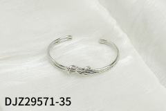 Knotted Twist Opening Fashion Bangle