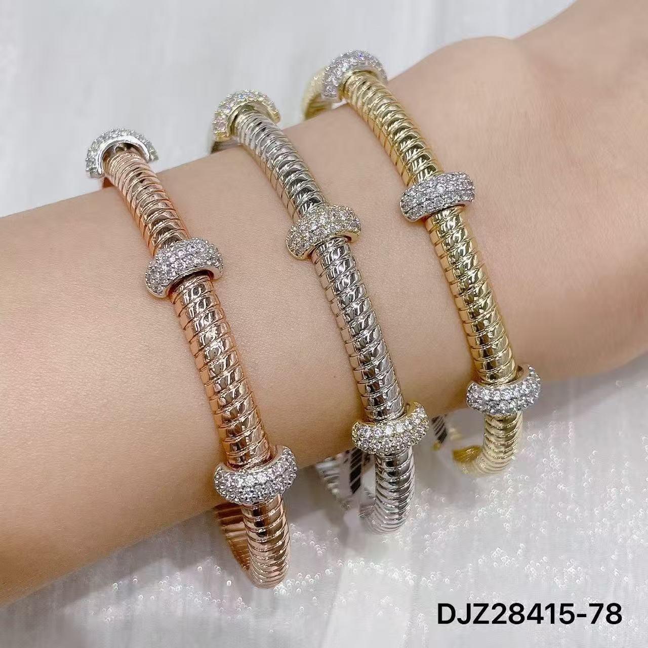 Elegant C-shaped Threaded Opening Bracelet