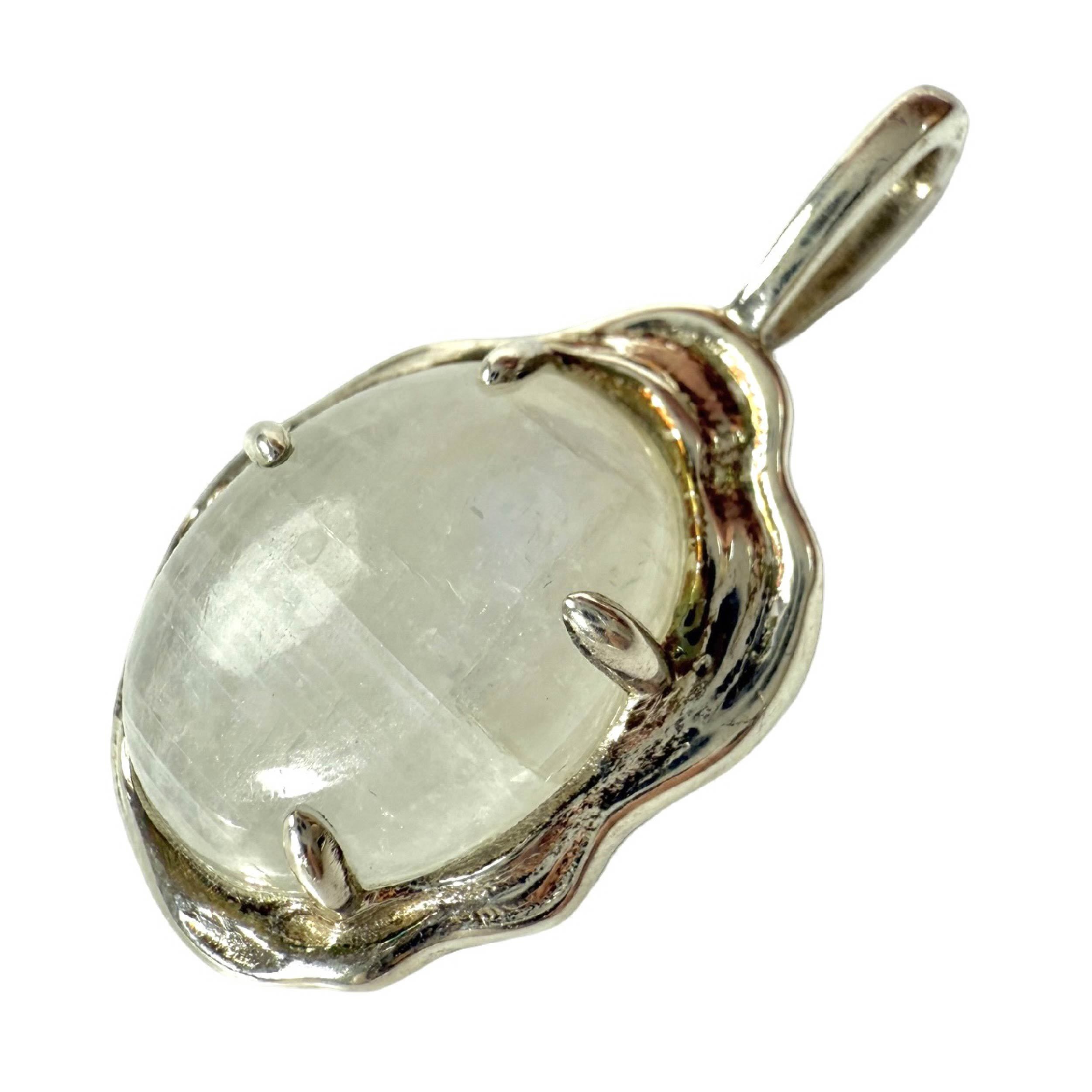 Shinecrys-moonstone pendant