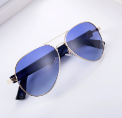 Mz01 gradually blue-polarized