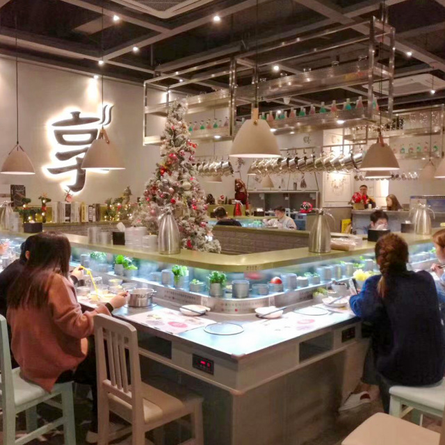 Rotating hot pot equipment