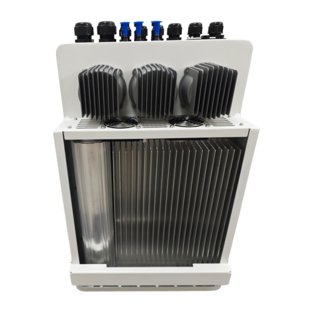 Off-grid Three Phase Hybrid Inverter Deye SUN-5/6/8/10/12K-SG04LP3-EU LiFePO4 5-12KW IP65 Protection WiFi/RS485/CAN