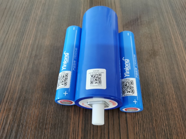 2.3V 45Ah LTO Cylindrical Lithium Battery Cell for Industrial Equipment