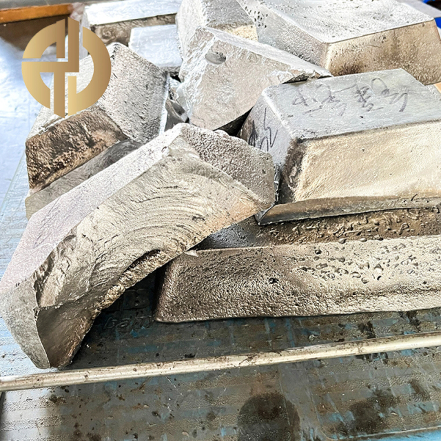 Magnesium-calcium alloy ingot