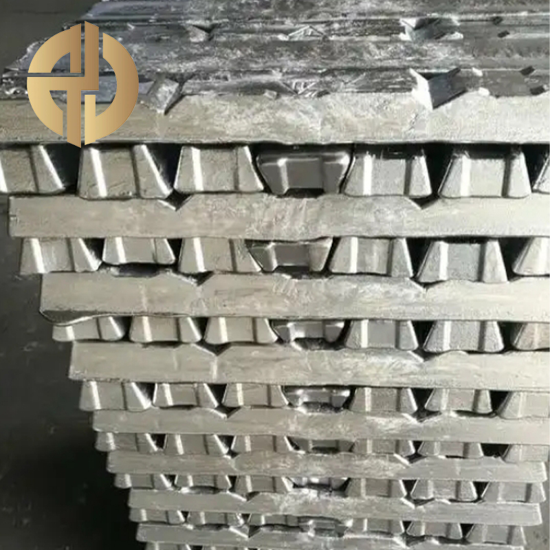 Aluminum-hafnium alloy ingot