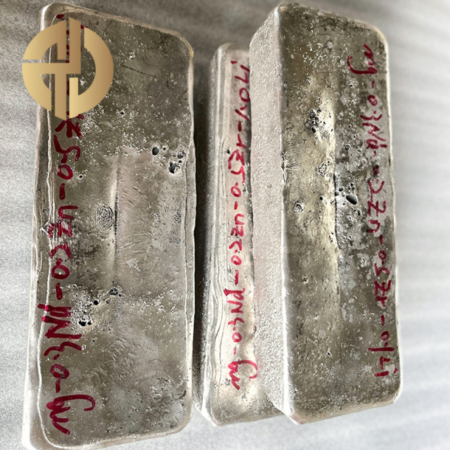 Magnesium-calcium alloy ingot