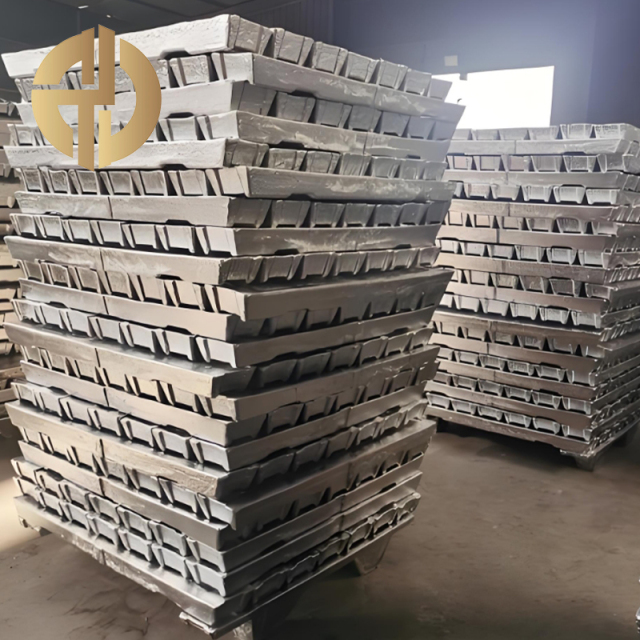 Aluminum-hafnium alloy ingot