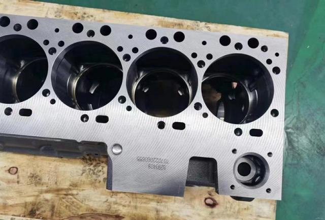 Cummins 6CT 6CT8.3 QSL S6D114 Engine Cylinder Block 6CT diesel Engine Cylinder Block 3939313 for Komatsu PC360-7,China Engine ,6CT 6CT8.3 QSL S6D114 Engine Long Block 6CT diesel Engine Cylinder Block 3939313 for Komatsu PC360-7 Excavator Parts