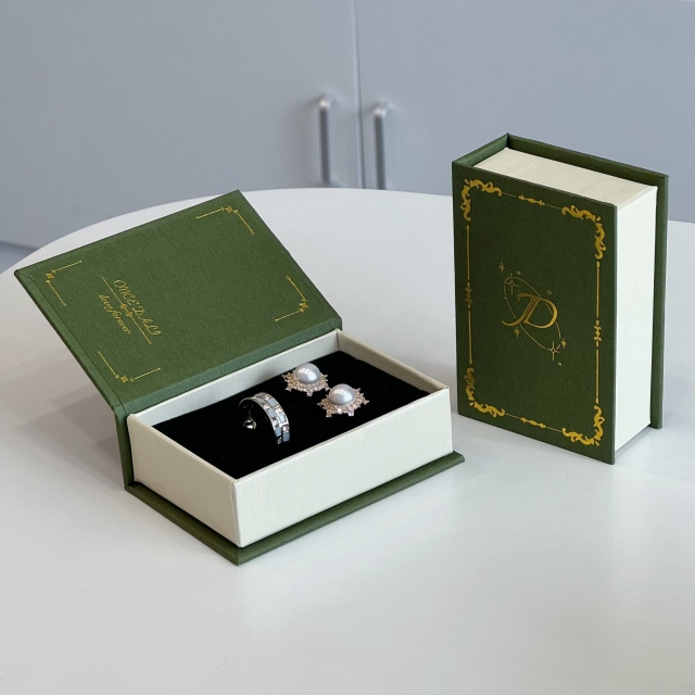 Luxury Book-Style Jewelry Box | Magnetic Flip-Top Necklace & Earring Gift Box
