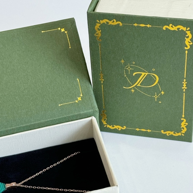 Luxury Book-Style Jewelry Box | Magnetic Flip-Top Necklace & Earring Gift Box