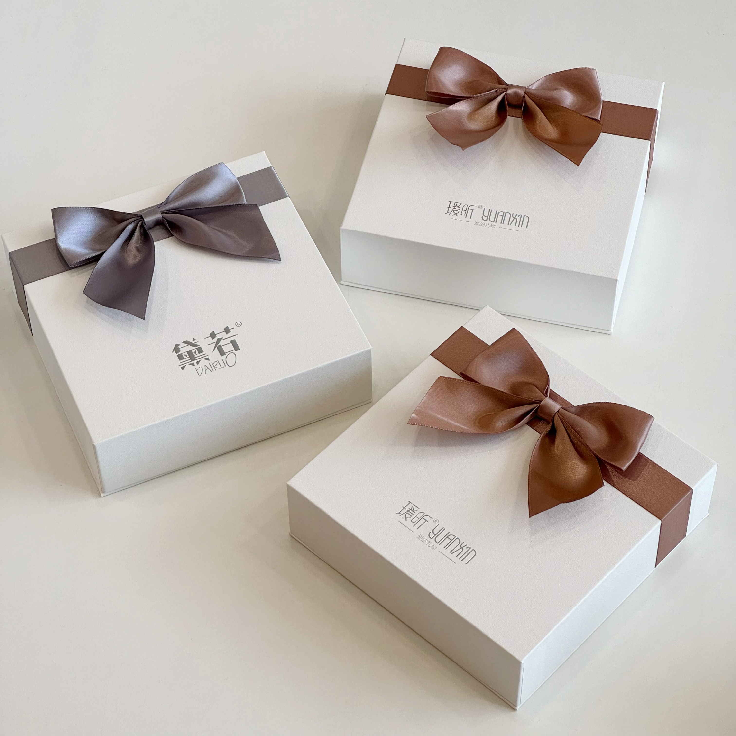 Luxury Cream White Jewelry Packaging Box - Personalized Weekly Jewelry Set Case with Ribbon - Ideal for Birthday & Anniversary Gifts