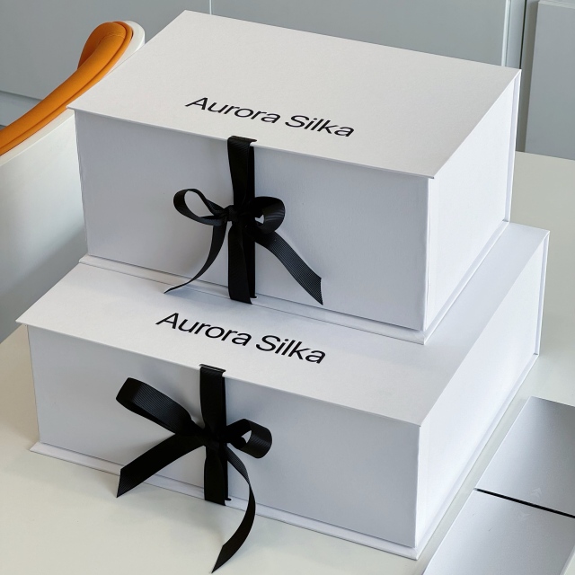 Custom Logo Luxury White Jewelry Box with Black Silk Ribbon - Elegant Magnetic Flip Top Gift Box for Jewelry Branding - Premium Necklace & Bracelet Packaging