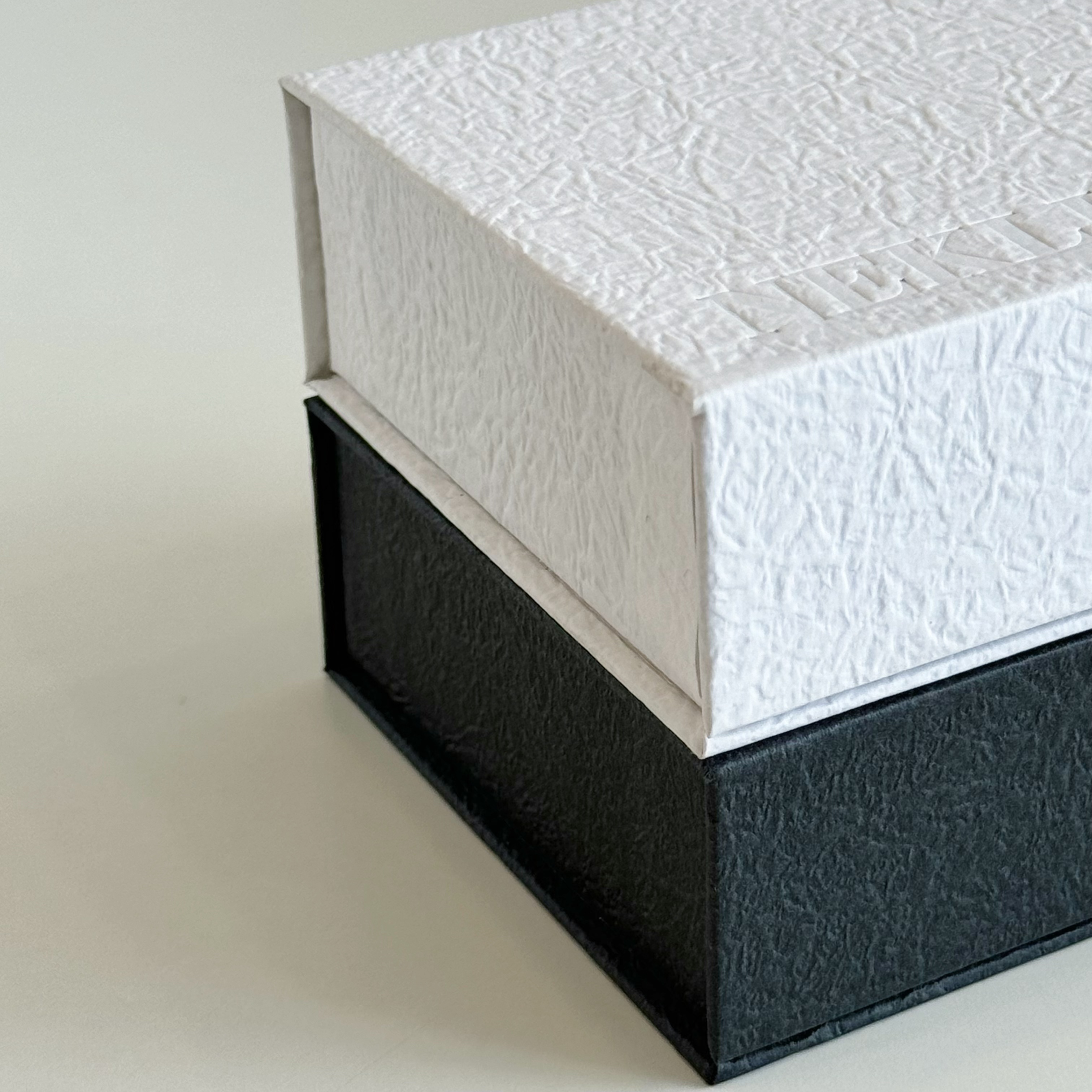Luxury Magnetic Flip-top Jewelry Box - Textured Black & White Book-Style Gift Box for Bracelets and Necklaces - Premium Rigid Magnetic Closure Packaging