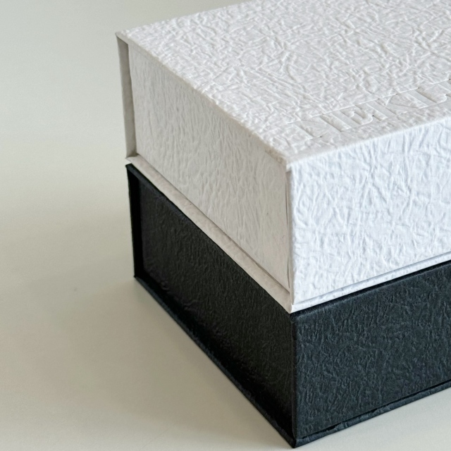 Luxury Magnetic Flip-top Jewelry Box - Textured Black & White Book-Style Gift Box for Bracelets and Necklaces - Premium Rigid Magnetic Closure Packaging