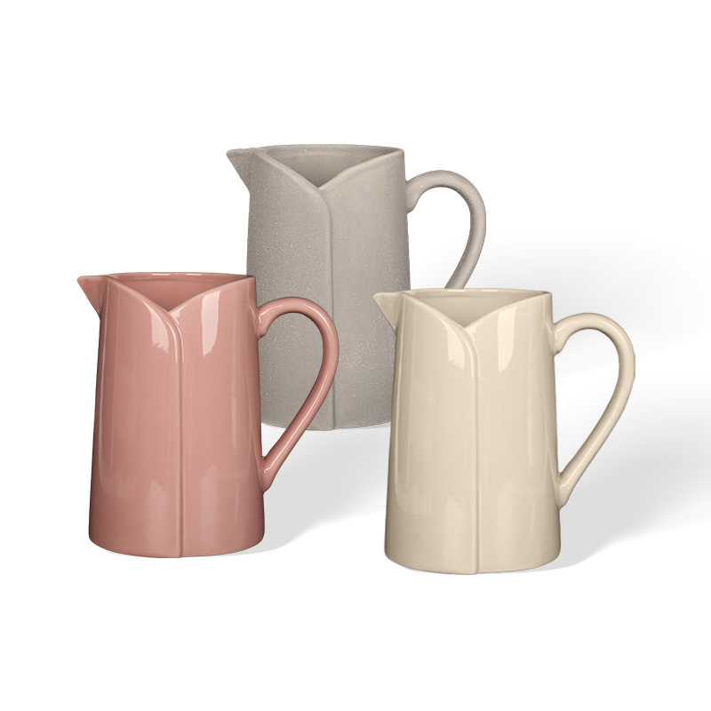 Wholesale Simple V-neck shirt with ceramic vase design