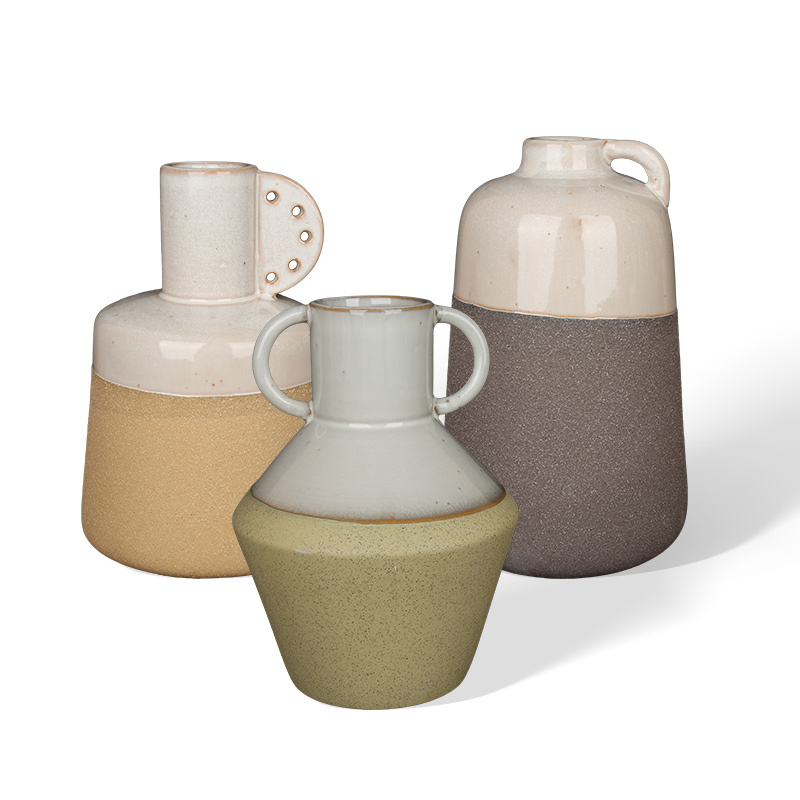Wholesale Wabi-sabi style ceramic vase with contrasting colors and textured surface