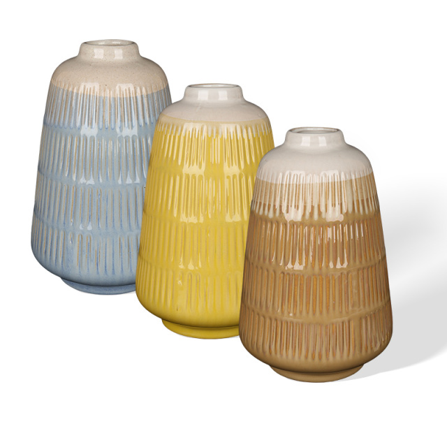 Wholesale Light-colored ceramic vase with gradient color contrast