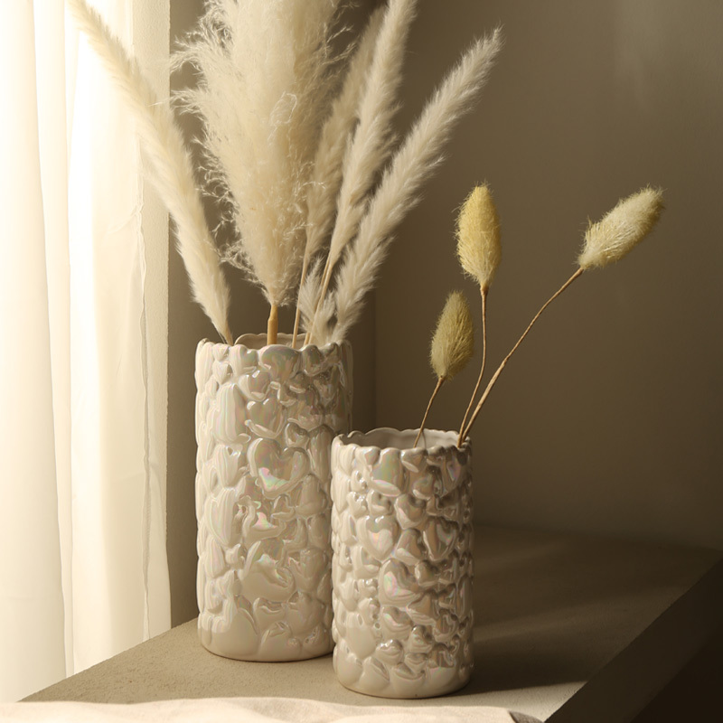 Factory Wholesale Sweet Dollar Air Love Relief Ceramic Flower Vase