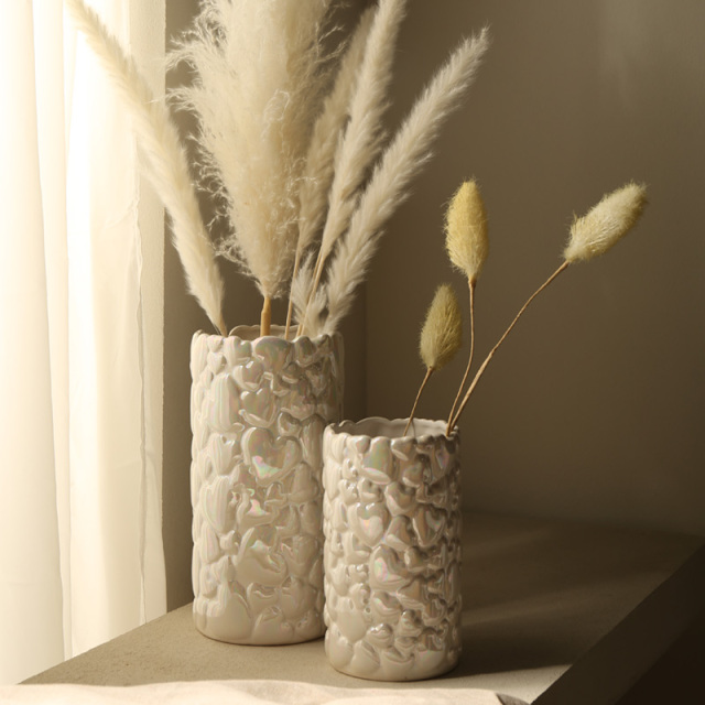 Factory Wholesale Sweet Dollar Air Love Relief Ceramic Flower Vase