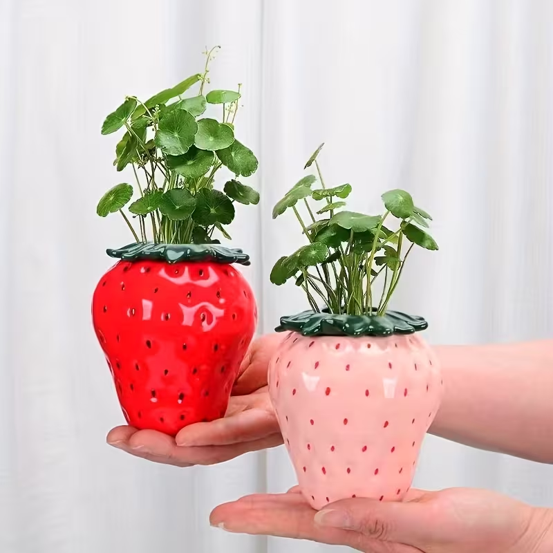 Factory Wholesale Cute strawberry-shaped ceramic flower pot