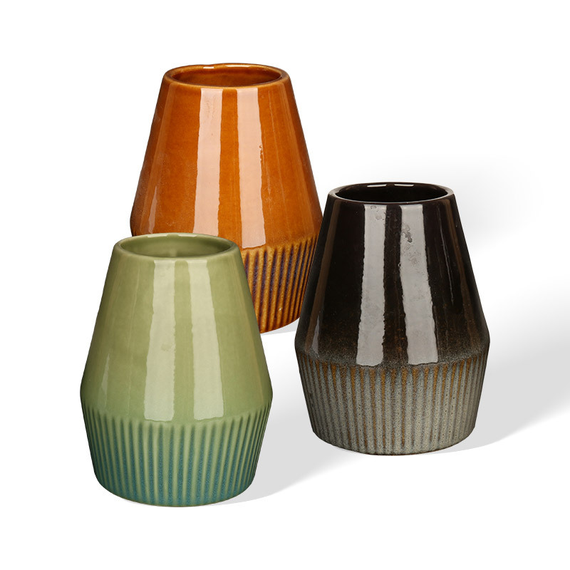 Wholesale Ceramic Vase with Kiln-Fired Retro Design