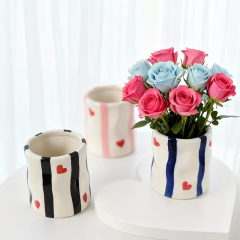 Wholesale Folding Stripe Love-Ceramic Small Vase