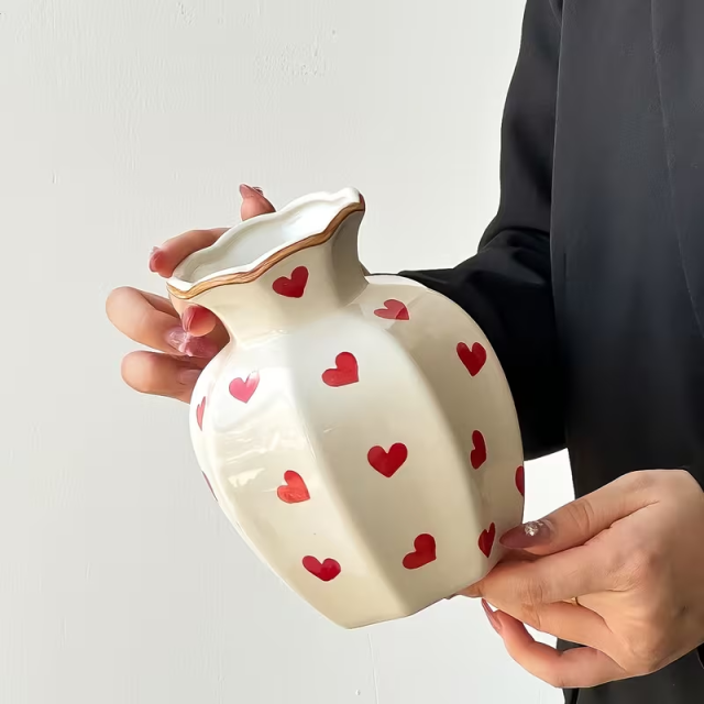 Wholesale Heart-Patterned Ceramic Vases