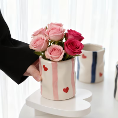 Wholesale Folding Stripe Love-Ceramic Small Vase