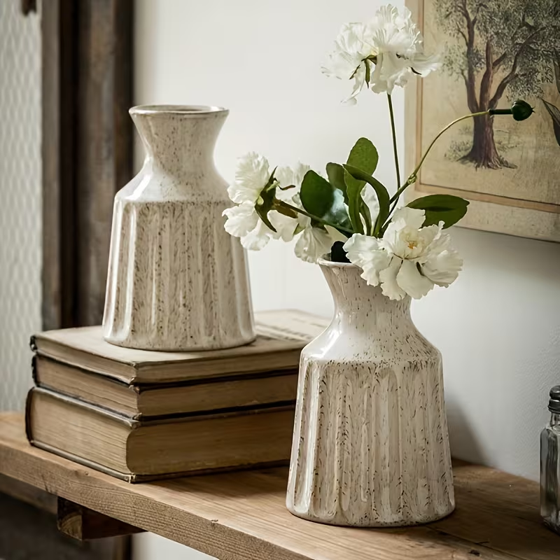 Wholesale vertical stripes and spots ceramic vase