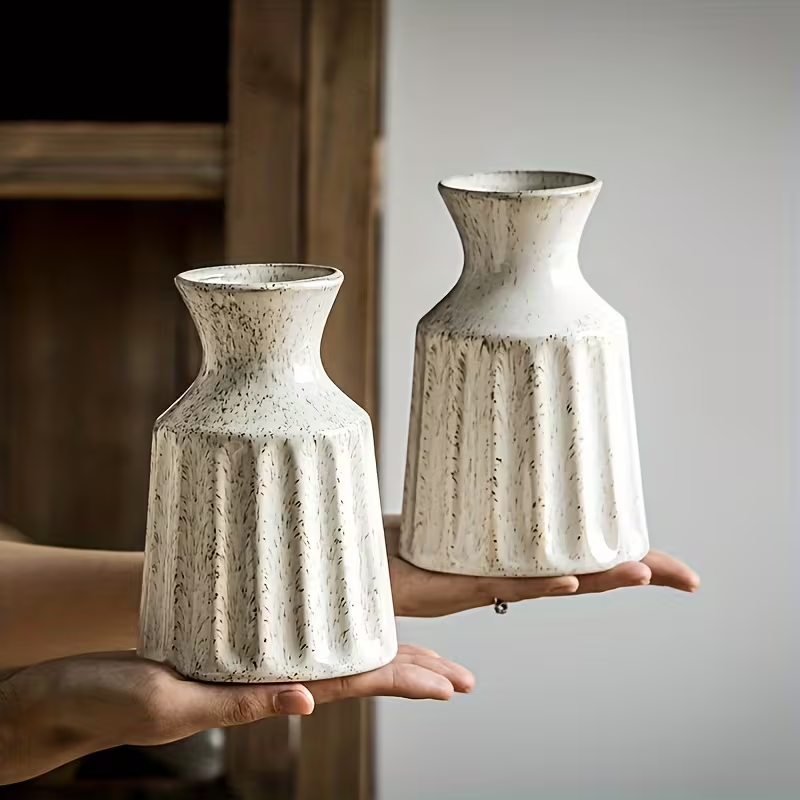 Wholesale vertical stripes and spots ceramic vase