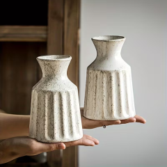 Wholesale vertical stripes and spots ceramic vase