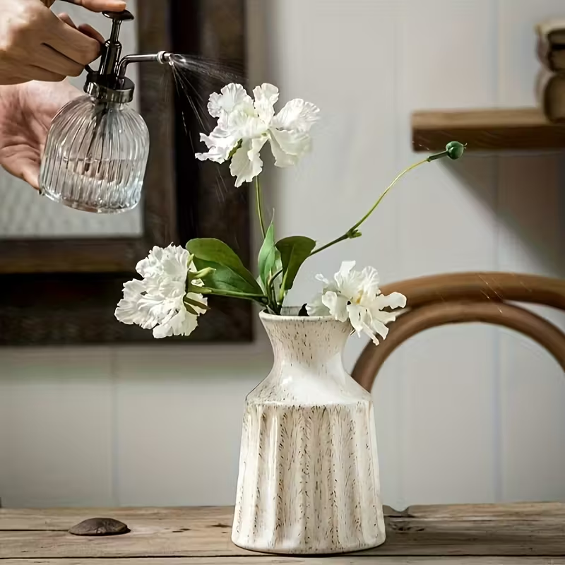 Wholesale vertical stripes and spots ceramic vase