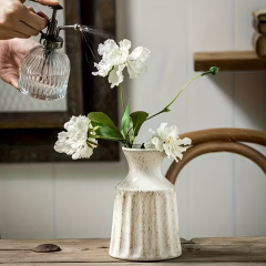 Wholesale vertical stripes and spots ceramic vase