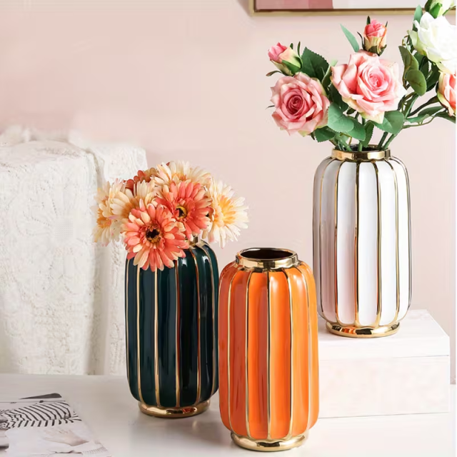 Wholesale Luxury Gold-plated Vertical-patterned Ceramic Vase