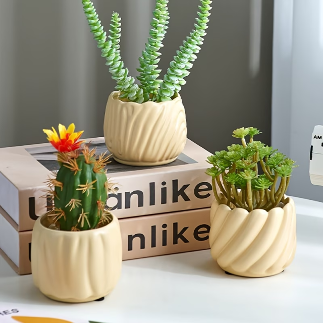 Wholesale cream-colored twisted-pattern ceramic flower pot