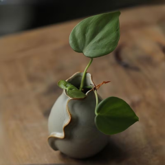 Wholesale ceramic flower vases with lotus leaf lace design